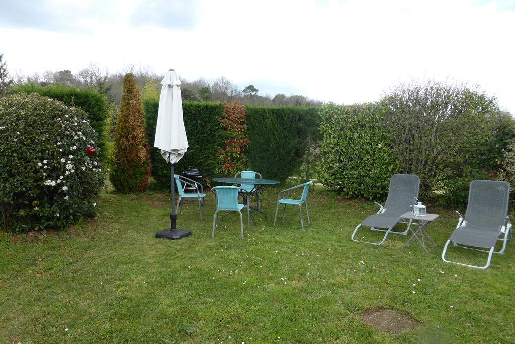 Studio De Charme Abelia Guest House Saint-Crépin-et-Carlucet Екстериор снимка